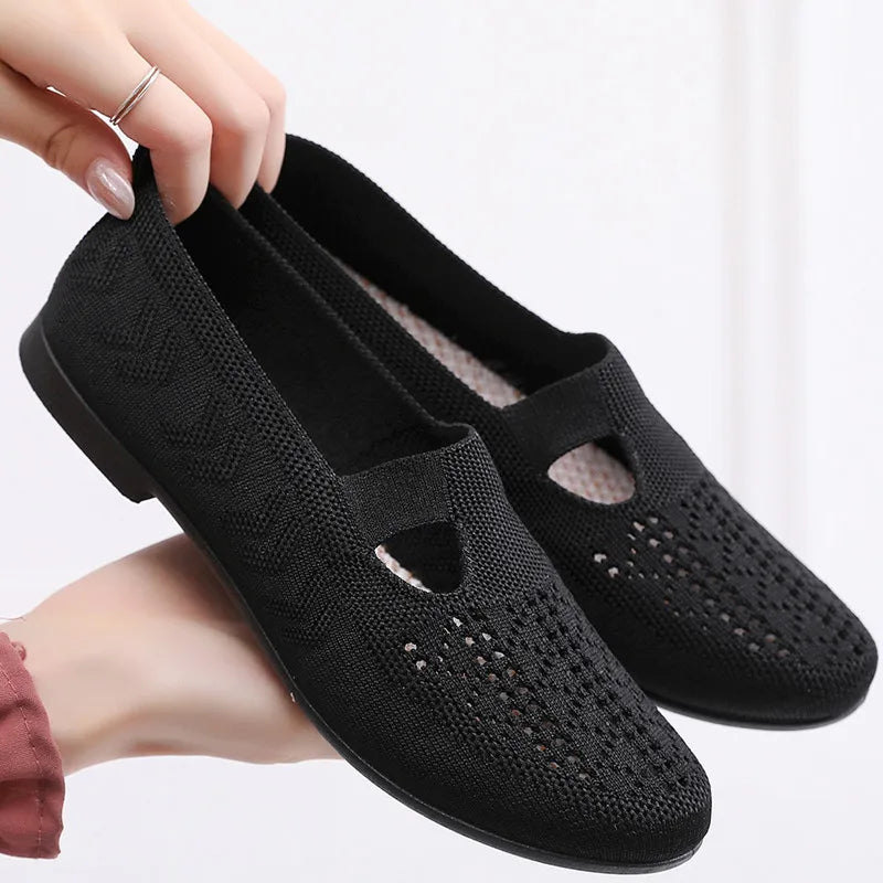 Fashionable and Breathable Summer Mesh Lightweight Mother Shoes Slip on Flat Casual Non Slip Sports Vulcanized Shoes for Women