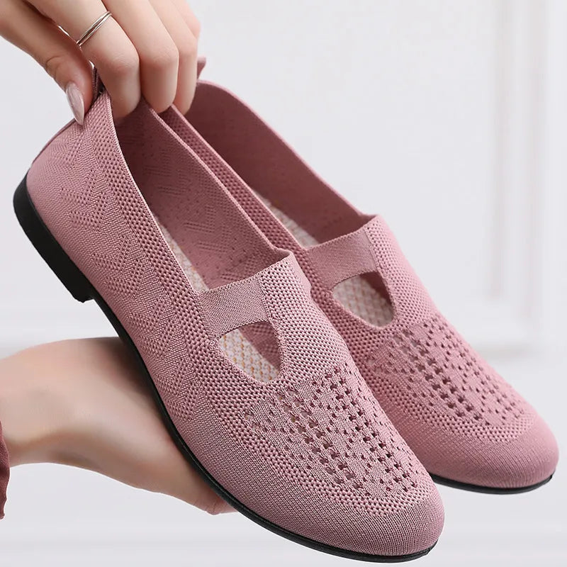 Fashionable and Breathable Summer Mesh Lightweight Mother Shoes Slip on Flat Casual Non Slip Sports Vulcanized Shoes for Women